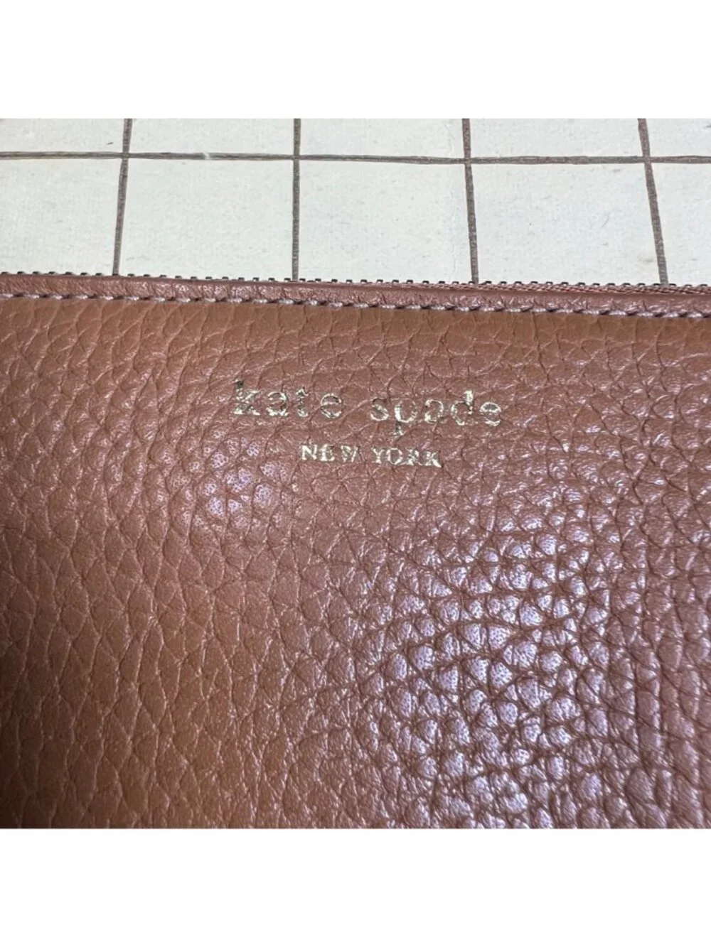 Kate Spade New York Brown Leather Wristlet Clutch With Polka Dot Lining Zip Clos - Picture 2 of 5